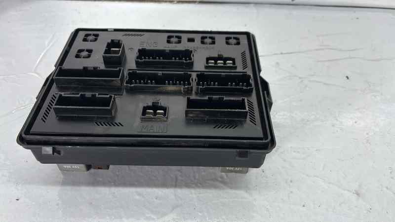 CAJA RELES / FUSIBLES