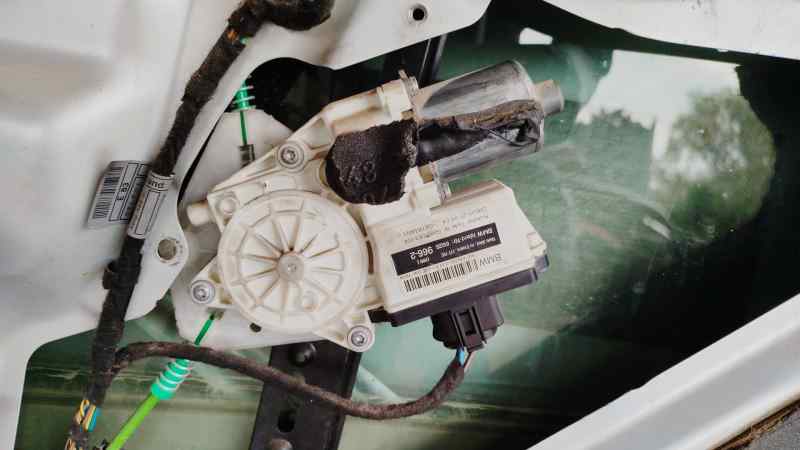 MOTOR ELEVALUNAS TRASERO DERECHO