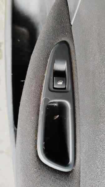 MANDO ELEVALUNAS TRASERO DERECHO