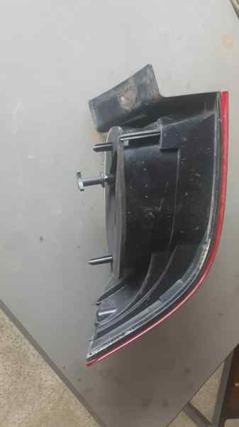 PILOTO TRASERO DERECHO