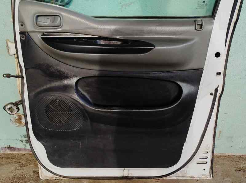 GUARNECIDO PUERTA DELANTERA DERECHA