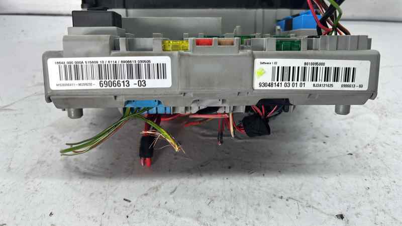 CAJA RELES / FUSIBLES