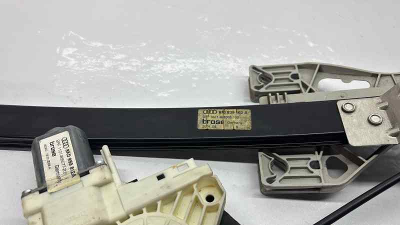 ELEVALUNAS TRASERO DERECHO