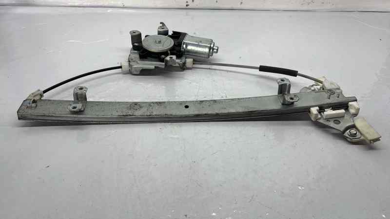 ELEVALUNAS DELANTERO DERECHO