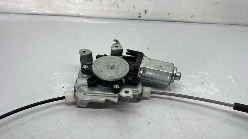 ELEVALUNAS DELANTERO DERECHO