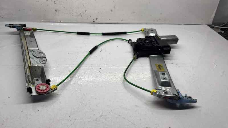 ELEVALUNAS DELANTERO IZQUIERDO