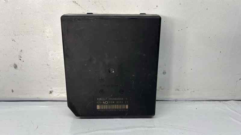 CAJA RELES / FUSIBLES