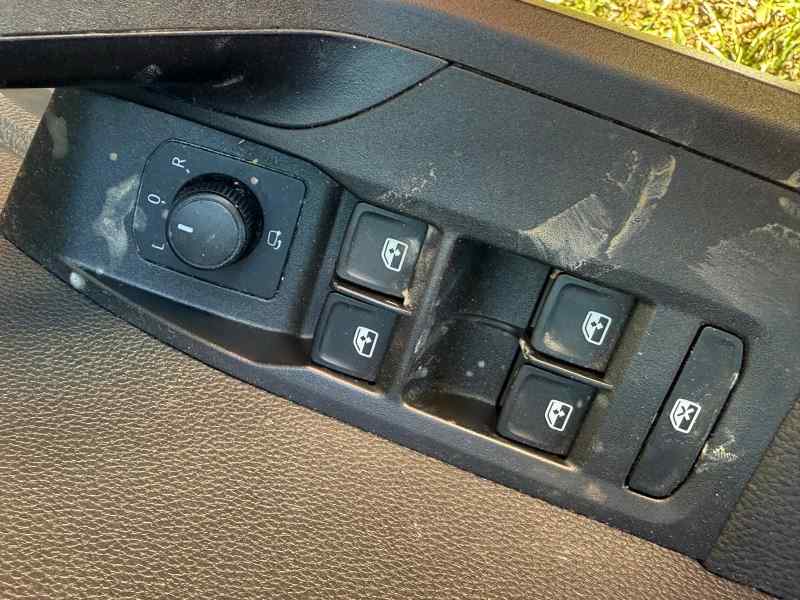 MANDO ELEVALUNAS DELANTERO IZQUIERDO 