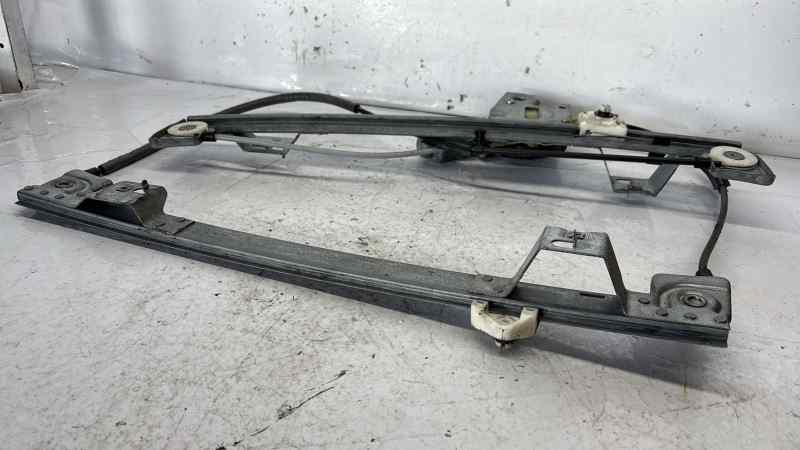 ELEVALUNAS DELANTERO DERECHO