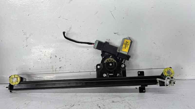 MANETA ELEVALUNAS DELANTERA IZQUIERDA