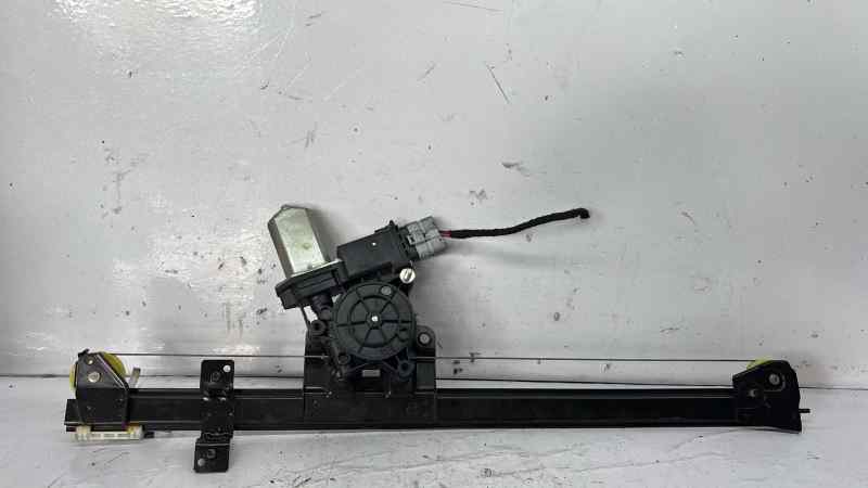 MANETA ELEVALUNAS DELANTERA IZQUIERDA