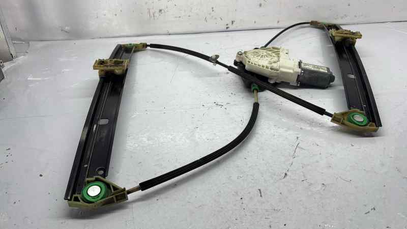 ELEVALUNAS DELANTERO IZQUIERDO