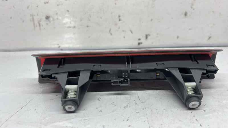 LUZ CENTRAL DE FRENO