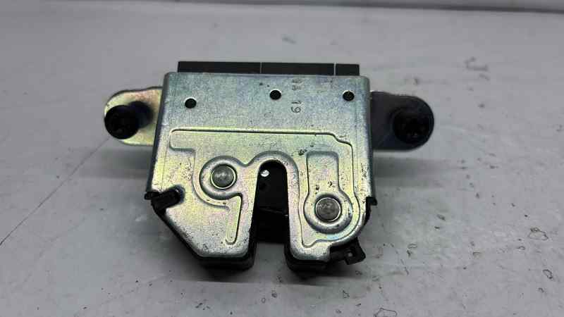 CERRADURA MALETERO / PORTON