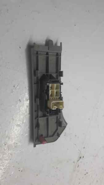 MANDO ELEVALUNAS DELANTERO DERECHO