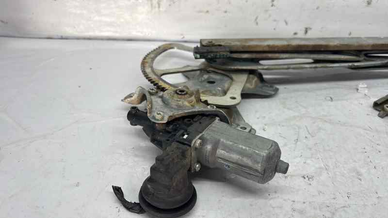 857100D100 ELEVALUNAS TRASERO IZQUIERDO TOYOTA AURIS