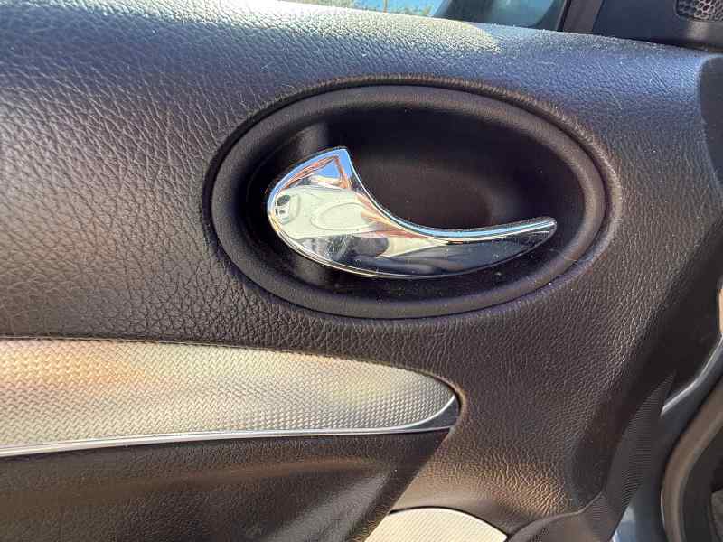 MANETA INTERIOR DELANTERA IZQUIERDA