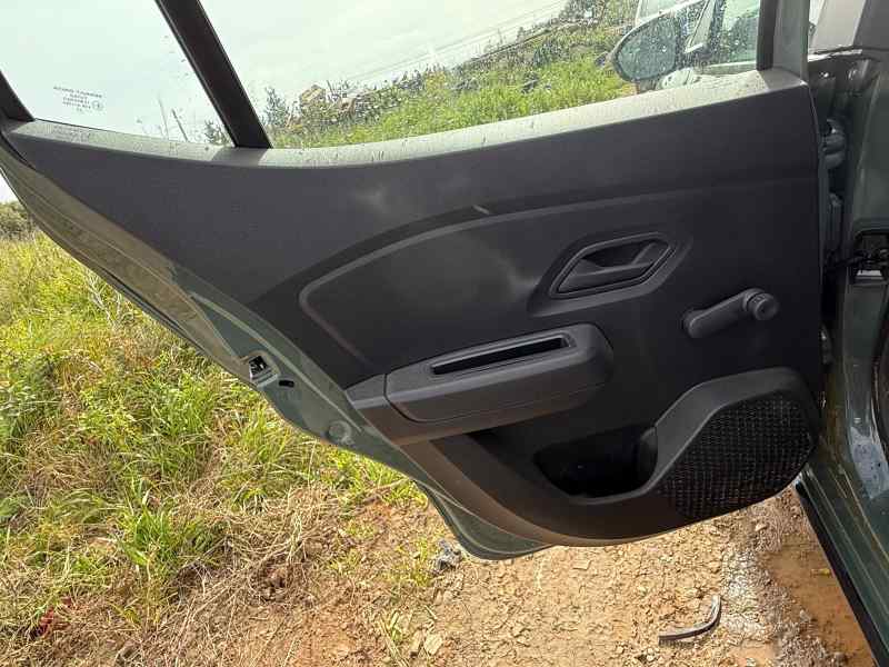 GUARNECIDO PUERTA TRASERA IZQUIERDA