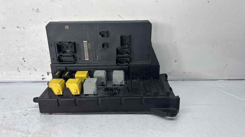 CAJA RELES / FUSIBLES