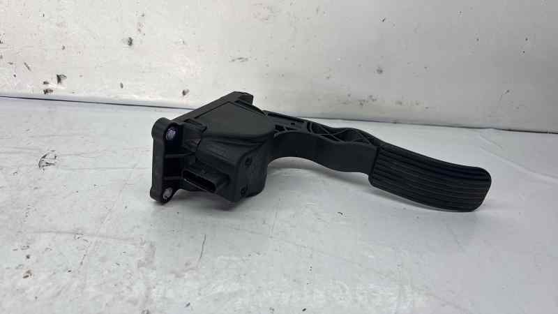 PEDAL ACELERADOR