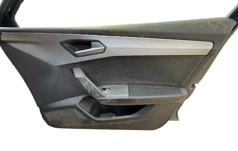 GUARNECIDO PUERTA DELANTERA DERECHA