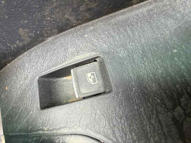 MANDO ELEVALUNAS TRASERO DERECHO