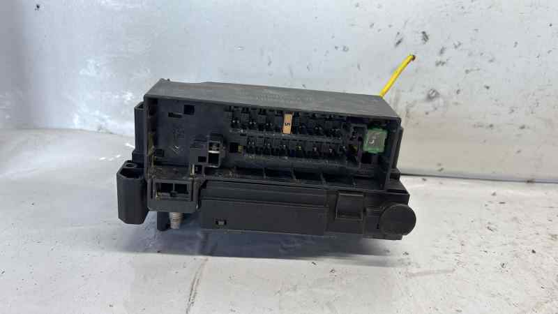 CAJA RELES / FUSIBLES