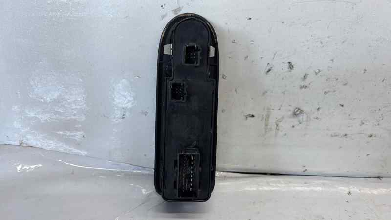 MANDO ELEVALUNAS DELANTERO IZQUIERDO 