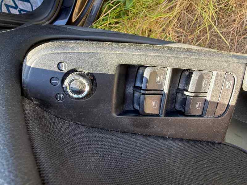 MANDO ELEVALUNAS DELANTERO IZQUIERDO 