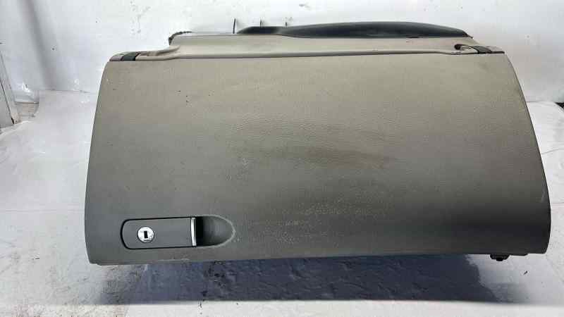 GUANTERA AUDI A4 AVANT (8E)