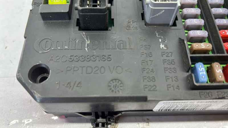 CAJA RELES / FUSIBLES