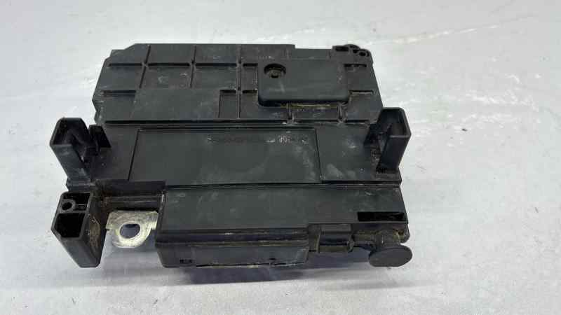 CAJA RELES / FUSIBLES