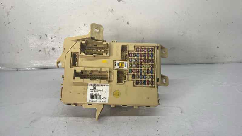 CAJA RELES / FUSIBLES