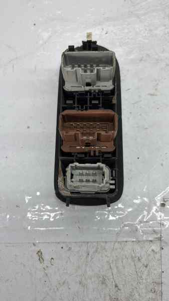 MANDO ELEVALUNAS DELANTERO IZQUIERDO 