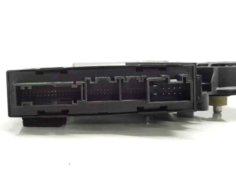 MOTOR ELEVALUNAS DELANTERO DERECHO