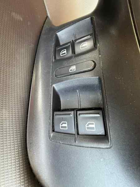 MANDO ELEVALUNAS DELANTERO IZQUIERDO 