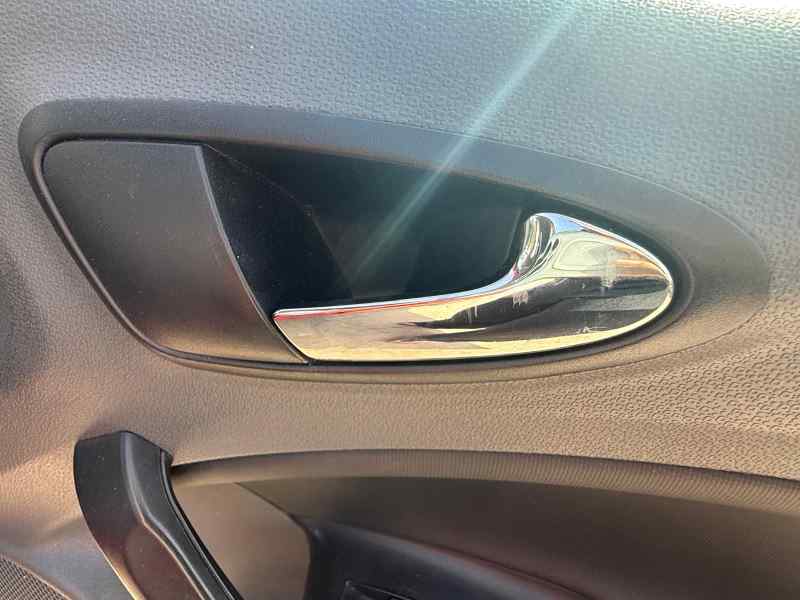 MANETA INTERIOR DELANTERA DERECHA