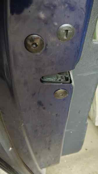 CERRADURA PUERTA TRASERA IZQUIERDA 