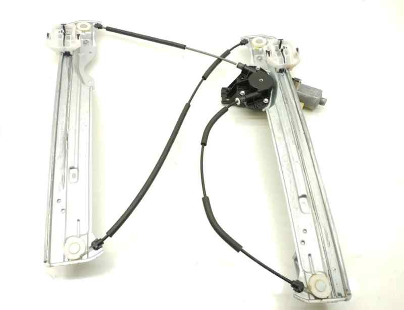 ELEVALUNAS DELANTERO DERECHO