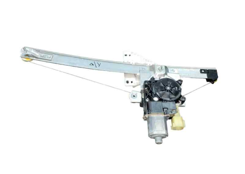 ELEVALUNAS DELANTERO DERECHO