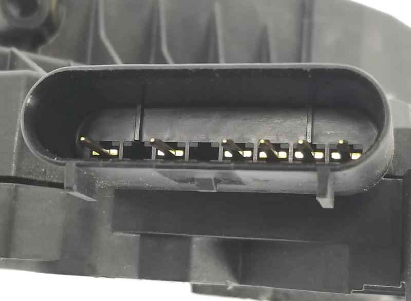 CERRADURA PUERTA TRASERA DERECHA 