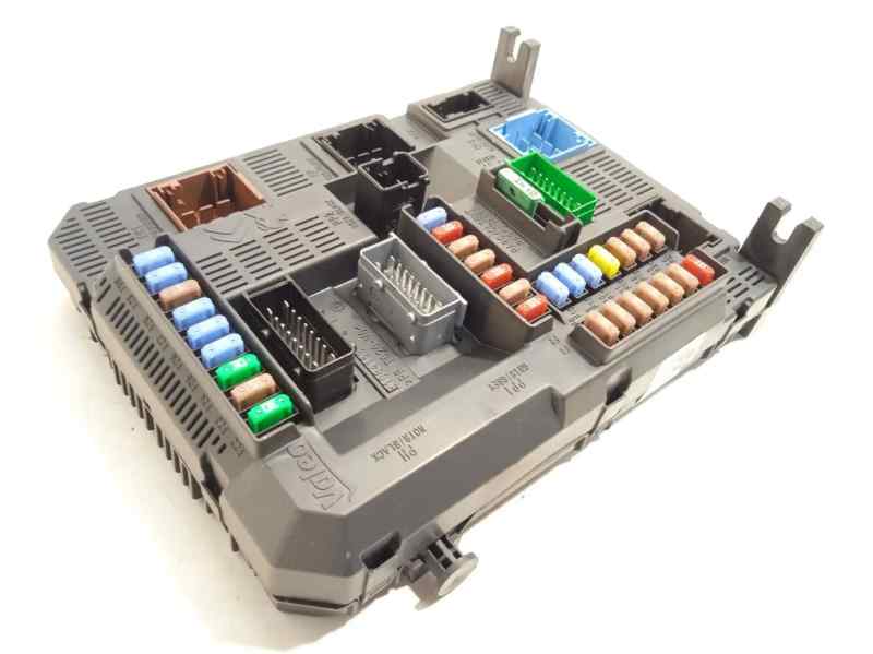 CAJA RELES / FUSIBLES