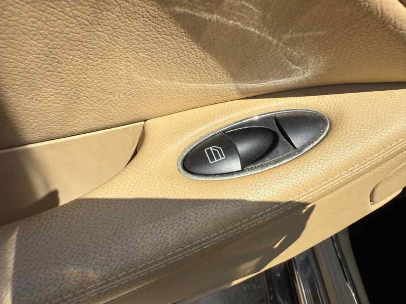 MANDO ELEVALUNAS TRASERO DERECHO