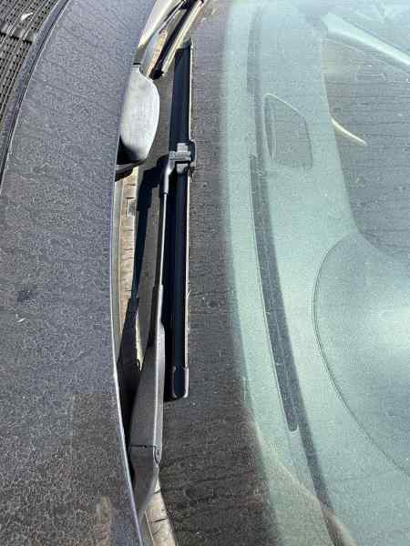 BRAZO LIMPIA DELANTERO IZQUIERDO