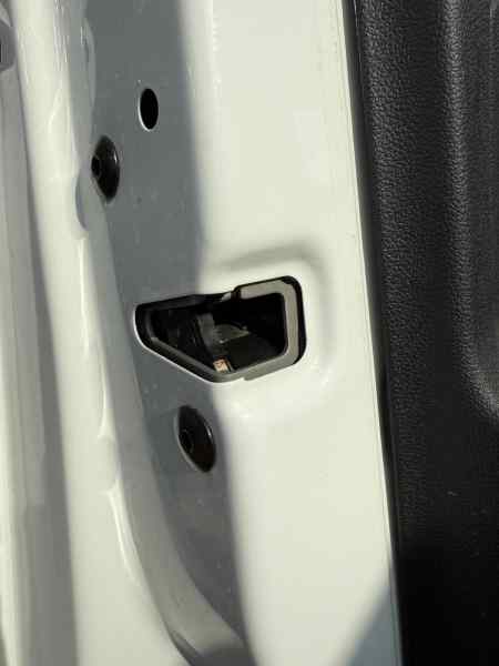 CERRADURA PUERTA DELANTERA IZQUIERDA 