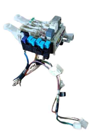 CAJA RELES / FUSIBLES