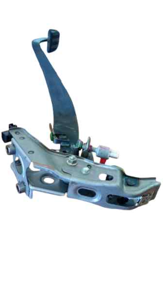 PEDAL EMBRAGUE