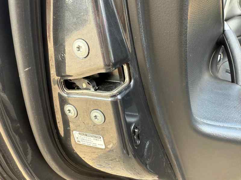 CERRADURA PUERTA TRASERA DERECHA 