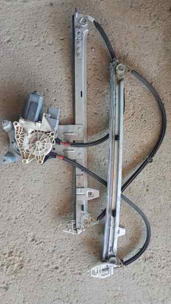 ELEVALUNAS DELANTERO IZQUIERDO