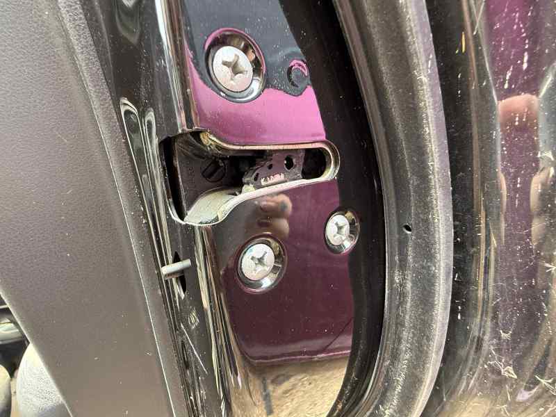 CERRADURA PUERTA TRASERA DERECHA 